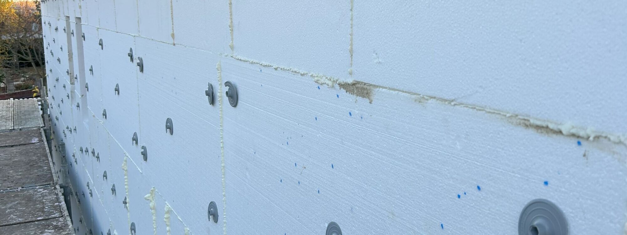 CHANTIER SUNDHOFFEN4 2000X750 | Kaya Isolation Pourquoi choisir le polystyrène pour une isolation extérieure ? Guebwiller